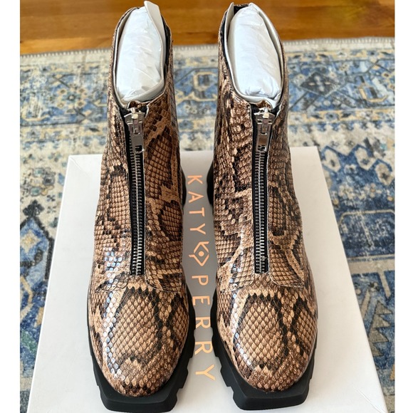 NIB Katy Perry Daarling Combat Boot True Taupe Multi Snake Print Women's Size 6 - Picture 6 of 12
